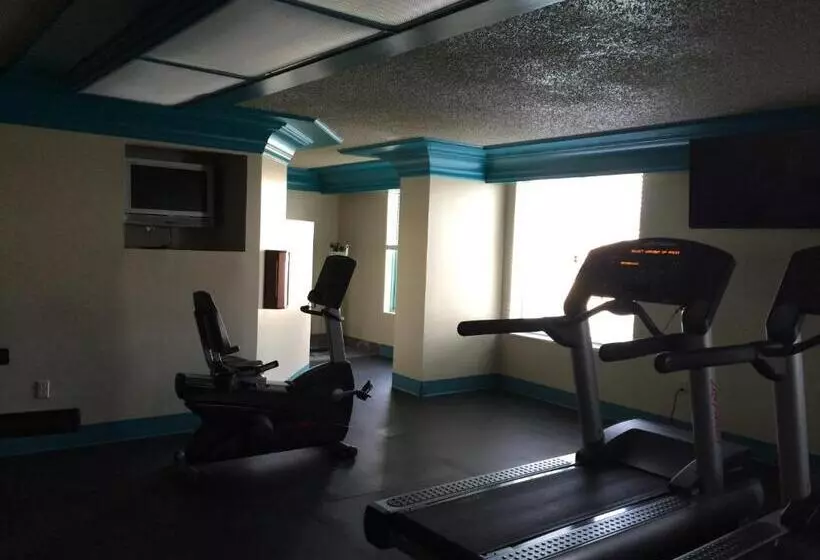 استراحتگاه Laughlin River Lodge