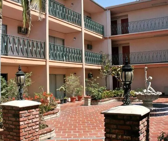 Royal Century Hotel At Lax