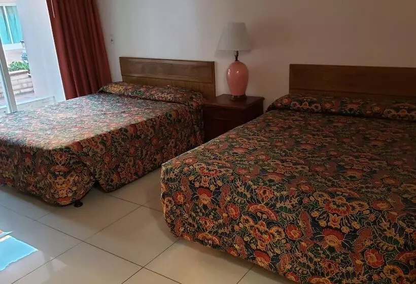 Royal Century Hotel At Lax