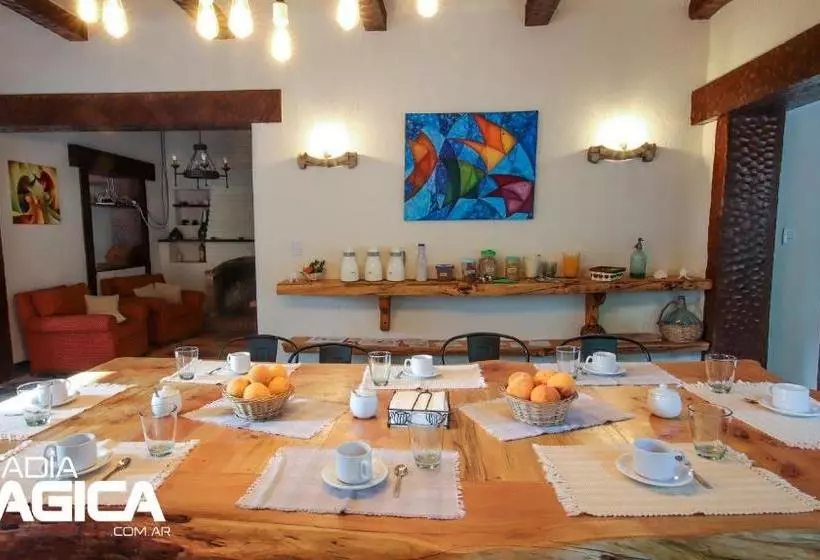 Retkeilymaja Posada Los Cipreses