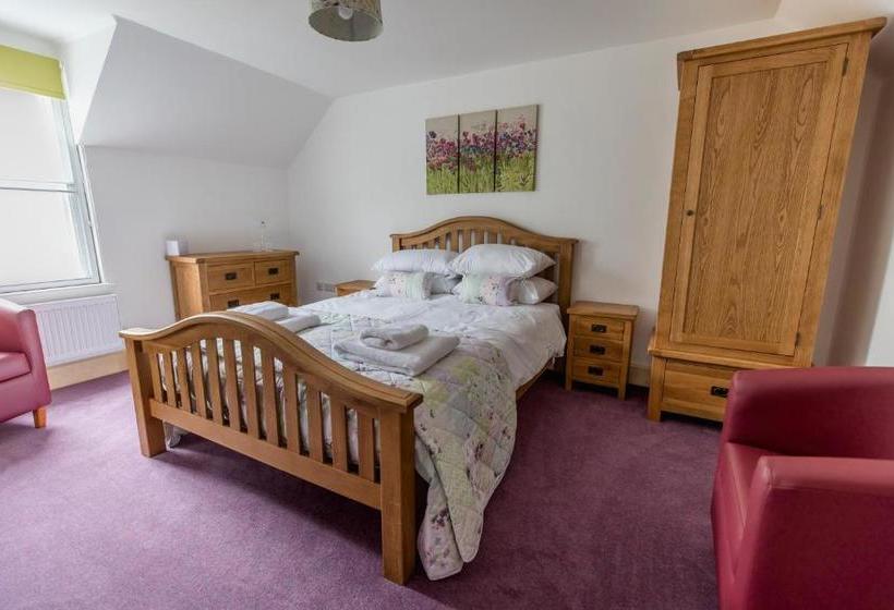 تختخواب و صبحانه Penbont House