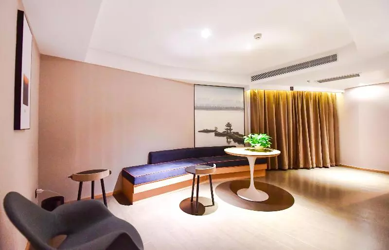 Hotel Atour