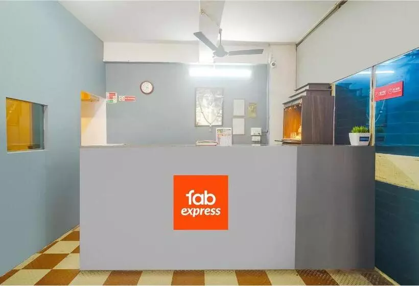 ホテル Fabexpress Shraddha Inn