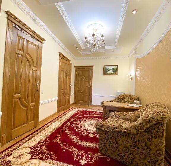 فندق петрос Family