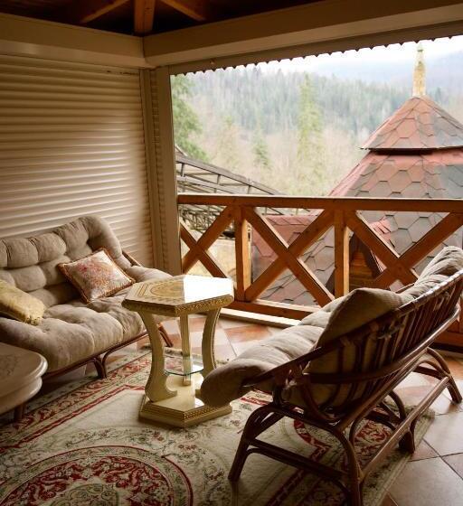 فندق петрос Family