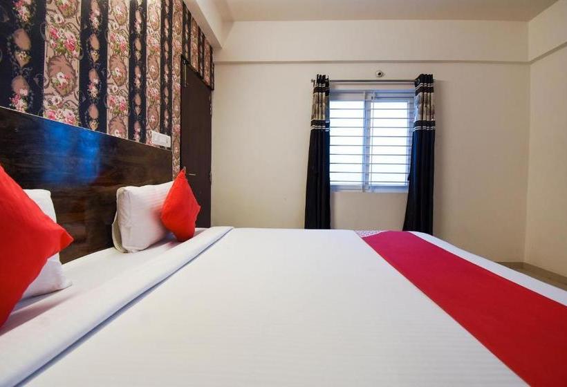 Hotel Oyo 65924 Balaji Luxury