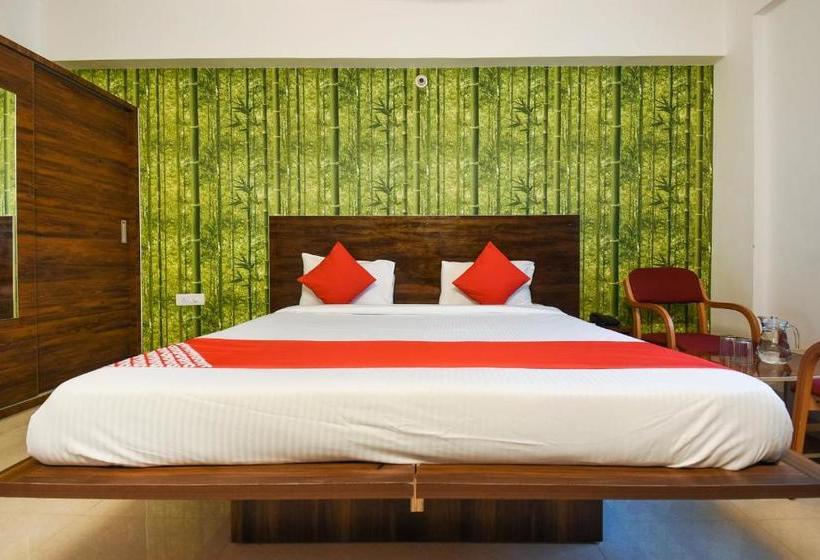 Hotel Oyo 65924 Balaji Luxury