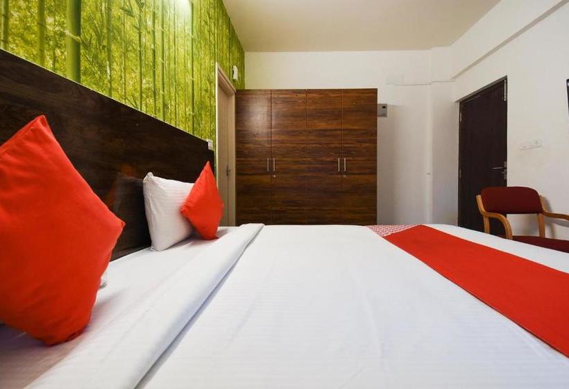 Hotel Oyo 65924 Balaji Luxury