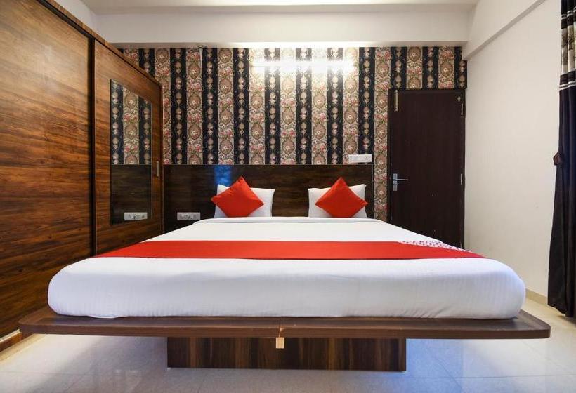 Hotel Oyo 65924 Balaji Luxury