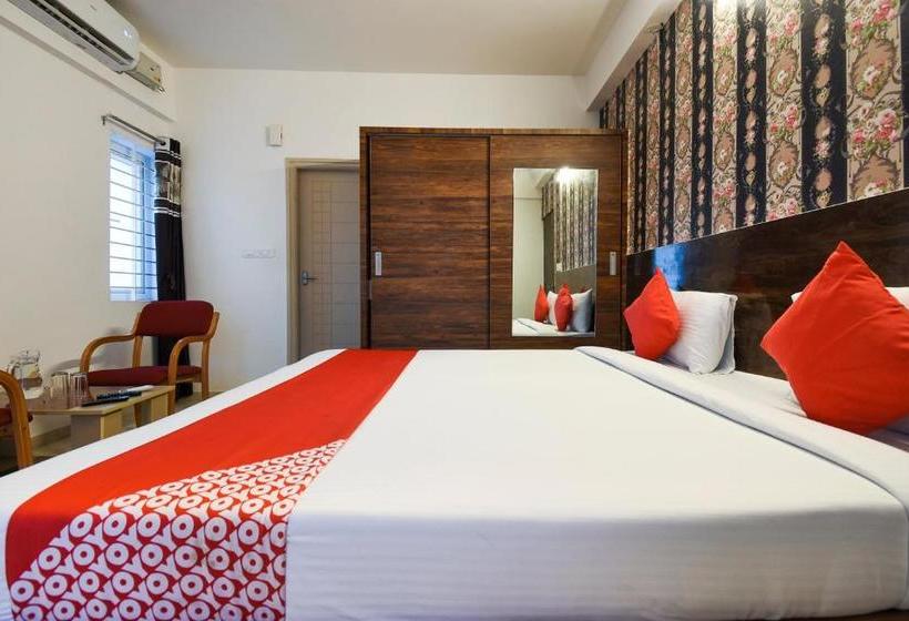 Hotel Oyo 65924 Balaji Luxury