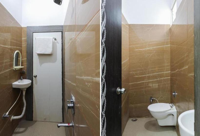 酒店 Spot On 65468 White House