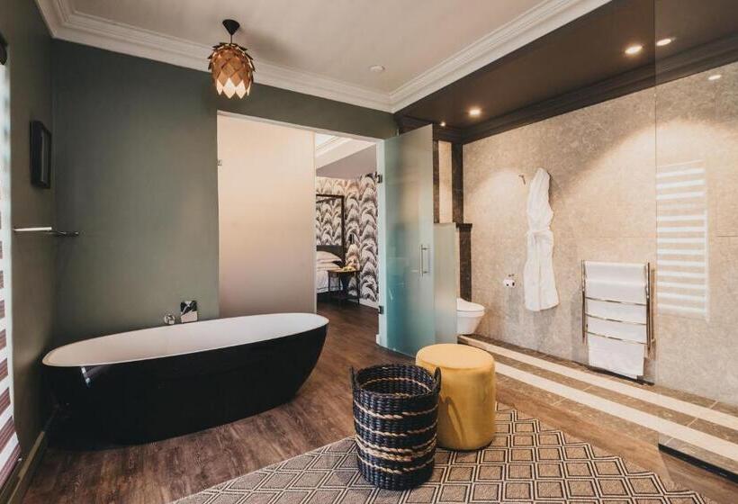 בית מלון כפרי The Feather Hill Boutique