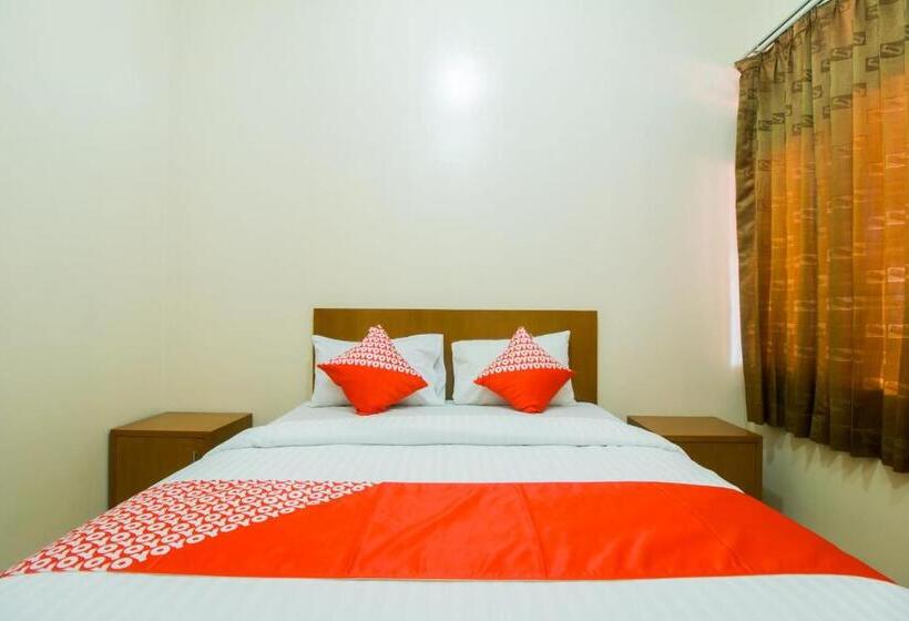 Oyo 1667 Edotel Smkn 1 Pacet