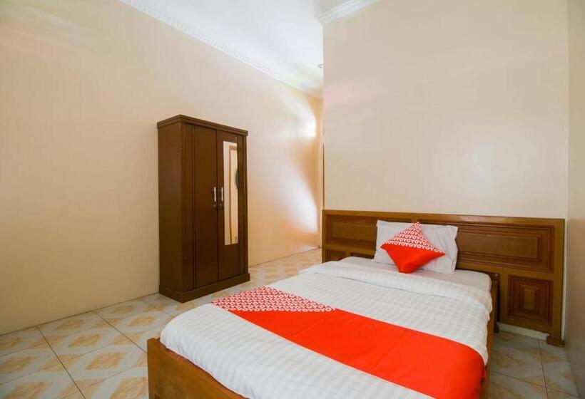 Oyo 1667 Edotel Smkn 1 Pacet