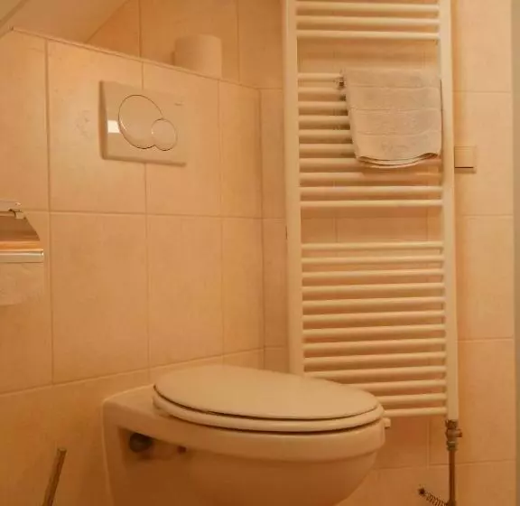 ベッドアンドブレックファースト De Stormvogel