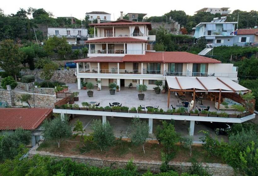 住宿加早餐  Royal 1967