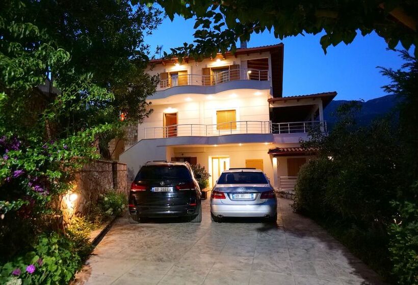 住宿加早餐  Royal 1967