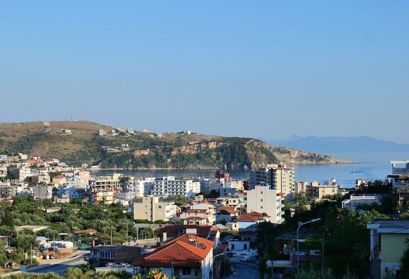 住宿加早餐  Royal 1967