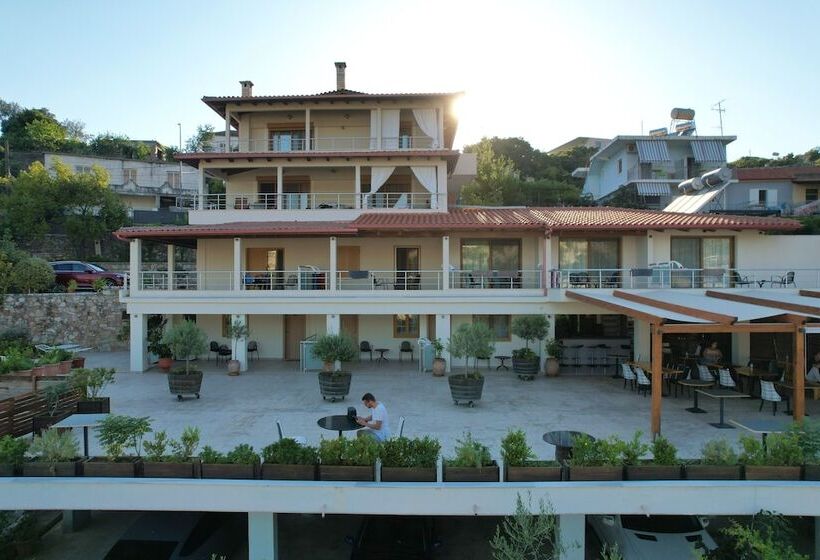 住宿加早餐  Royal 1967