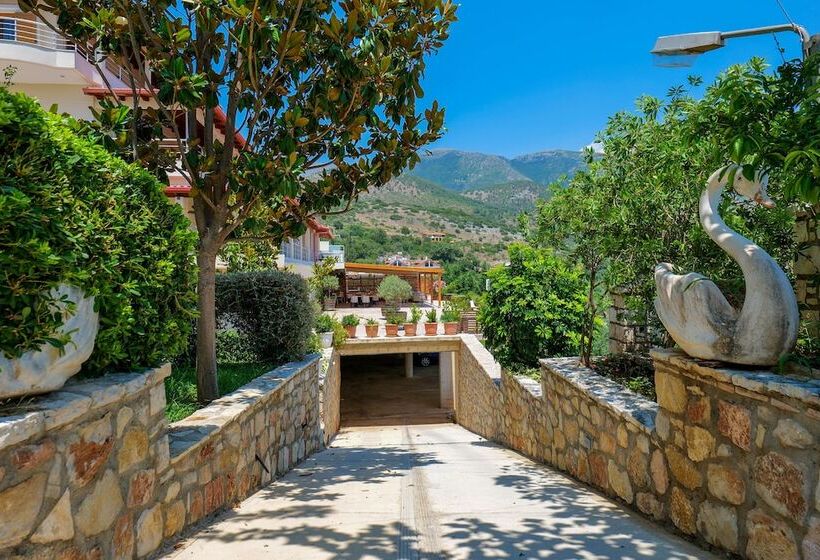 住宿加早餐  Royal 1967