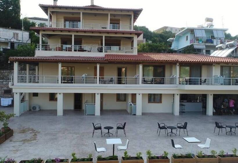 住宿加早餐  Royal 1967