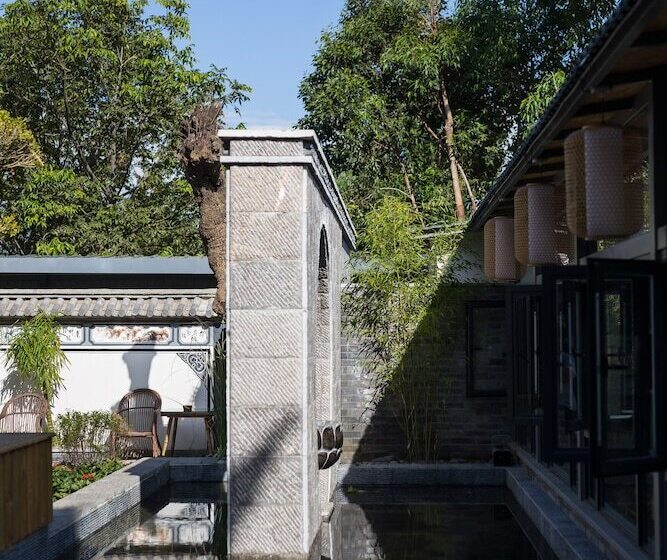 هتل Dali Valley Resort