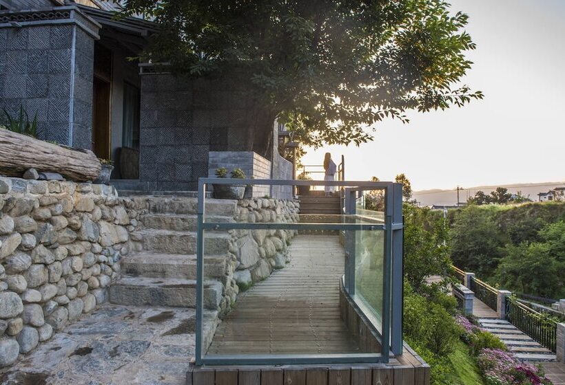 هتل Dali Valley Resort