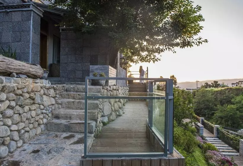 هتل Dali Valley Resort