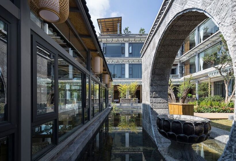 هتل Dali Valley Resort