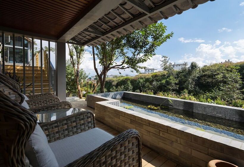 هتل Dali Valley Resort