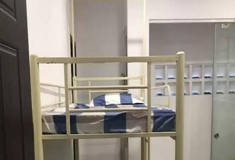 هتل Home4all  Hostel