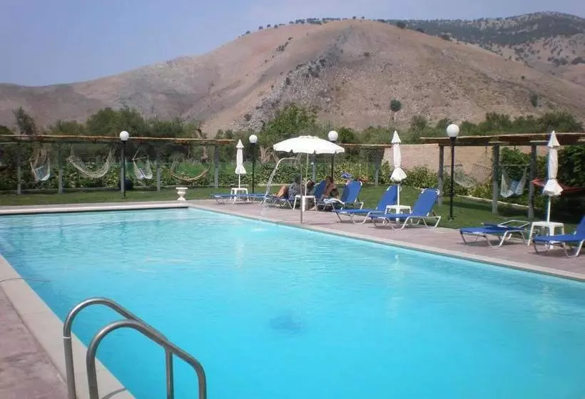 Sezar Hotel Qeparo
