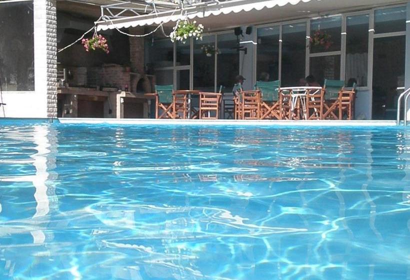 Sezar Hotel Qeparo