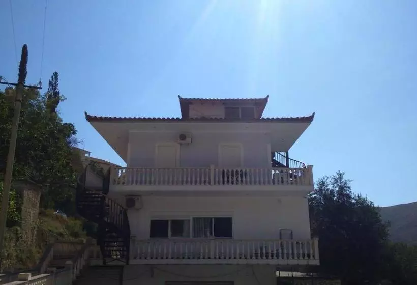 Sezar Hotel Qeparo