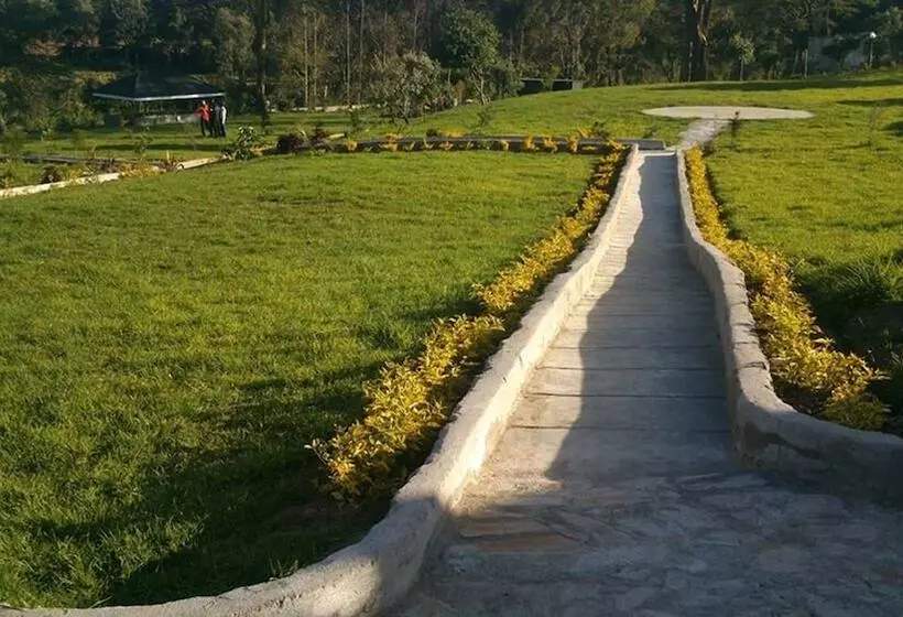 هتل Esikar Gardens
