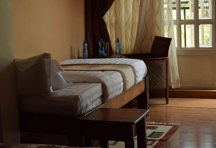 هتل Esikar Gardens