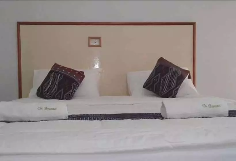 Majatalo Dr.banana's House