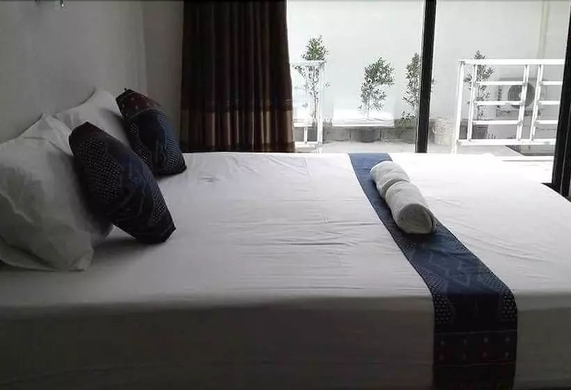 Majatalo Dr.banana's House