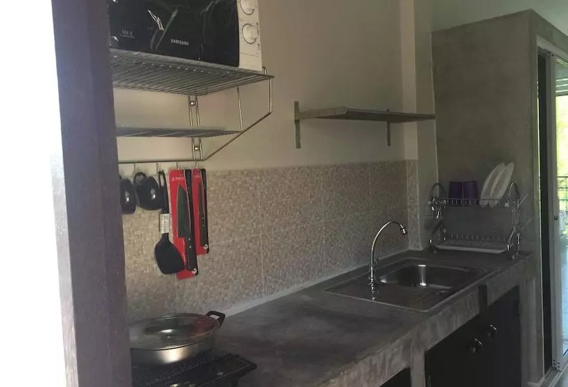 Majatalo Dr.banana's House