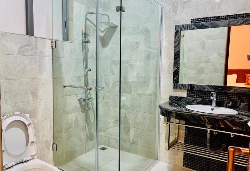 בית מלון כפרי Royal Tughimbe