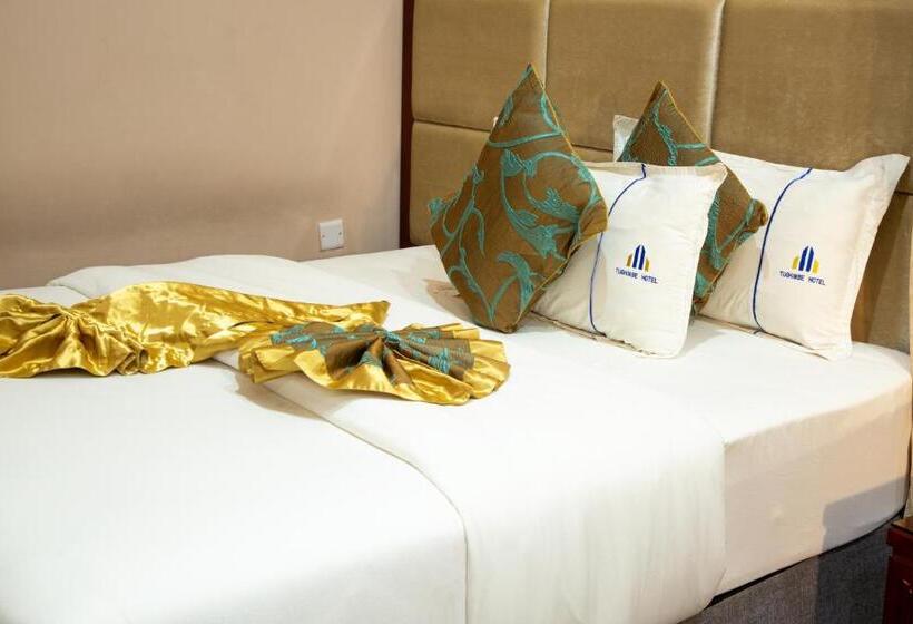 בית מלון כפרי Royal Tughimbe