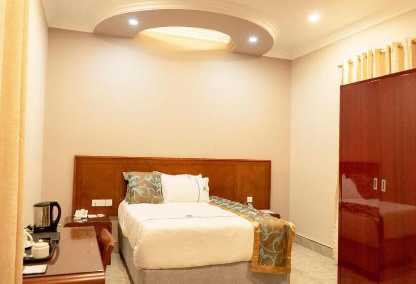 בית מלון כפרי Royal Tughimbe