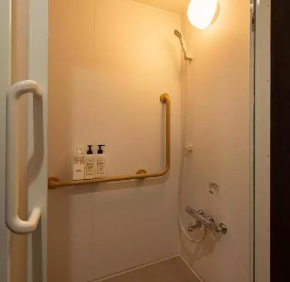 ペンション Guest House Suzumeno Kakurembo