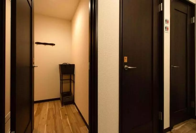 ペンション Guest House Suzumeno Kakurembo