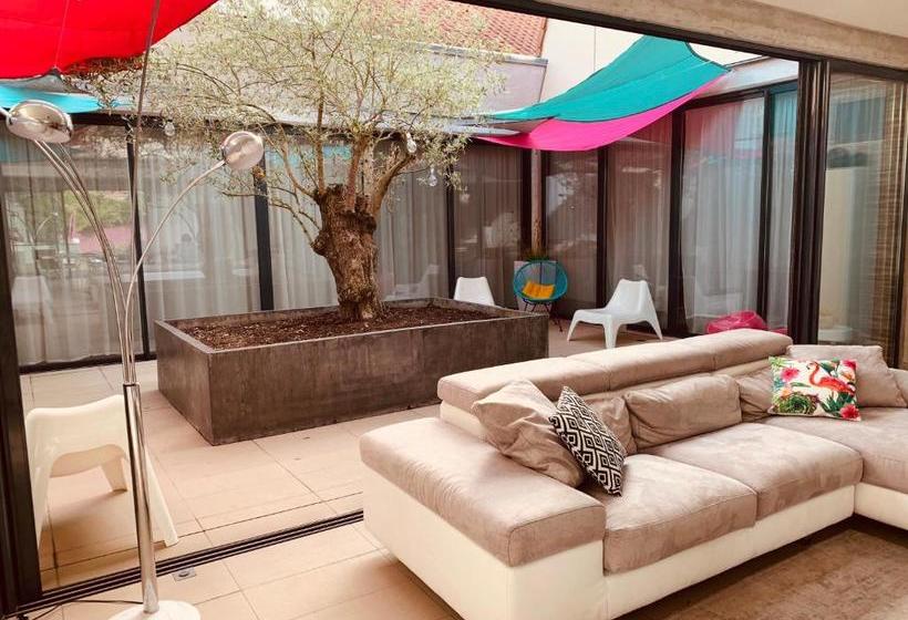 تختخواب و صبحانه Le Loft De Patricia