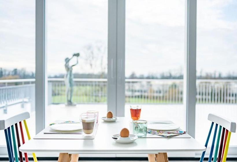 تختخواب و صبحانه Sehr Fein