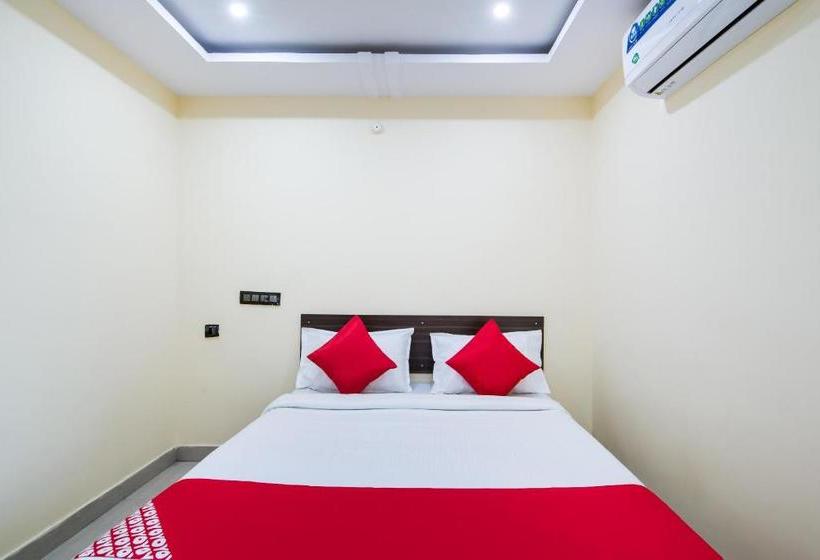 هتل Oyo 69110 Mohan Residency