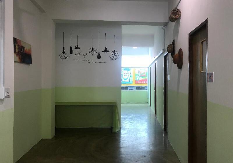 فندق Spot On 89805 The Traveler Home