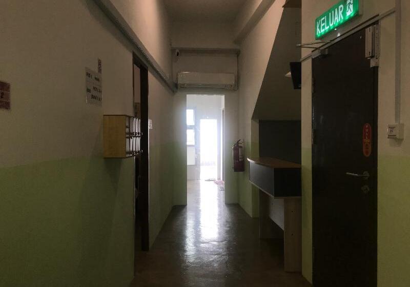 فندق Spot On 89805 The Traveler Home