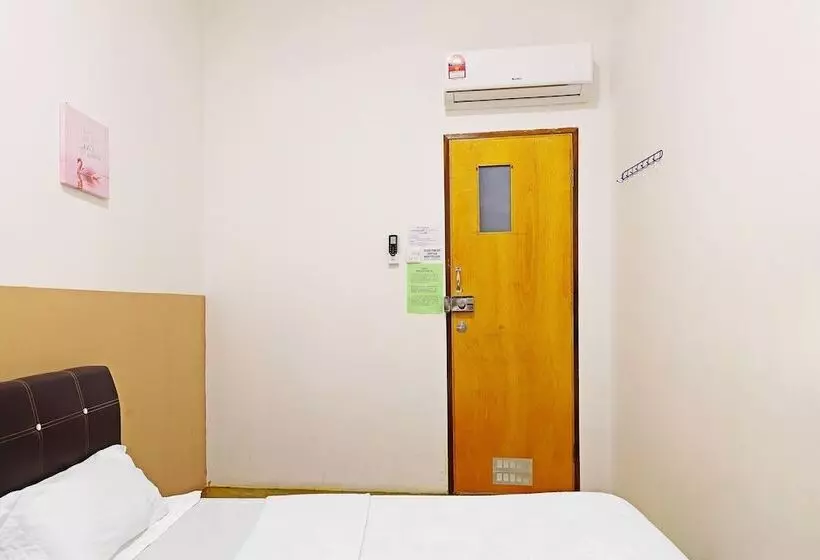 Hotelli Spot On 89805 The Traveler Home